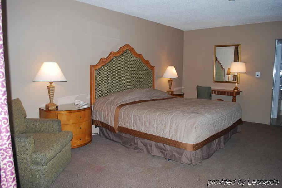 Aviation Inn Las Vegas Room photo